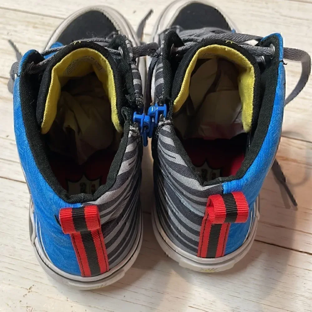 Skechers ryan’s world unisex kids high top sneakers. Size 3.
